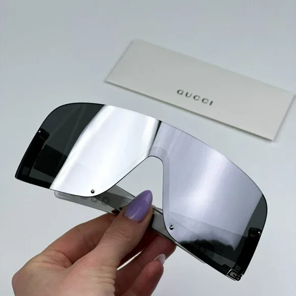 Gucci GG1637S 002 BRAND NEW Sunglasses Light Grey Silver Mirror Unisex Mask Sunglasses Gucci Silver in Plastic - 43043605 main image 2